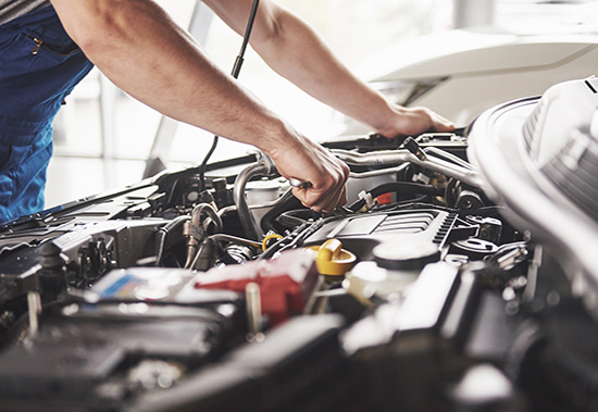 APK en onderhoud voor alle merken en typen auto's. Onder andere airco-onderhoud, accu vervangen, bandenwissel, remblokken, distributieriem.
